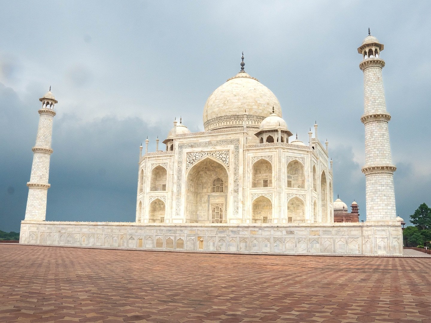 Taj Mahal Visit Guide: Tickets, Best Time, Getting There
